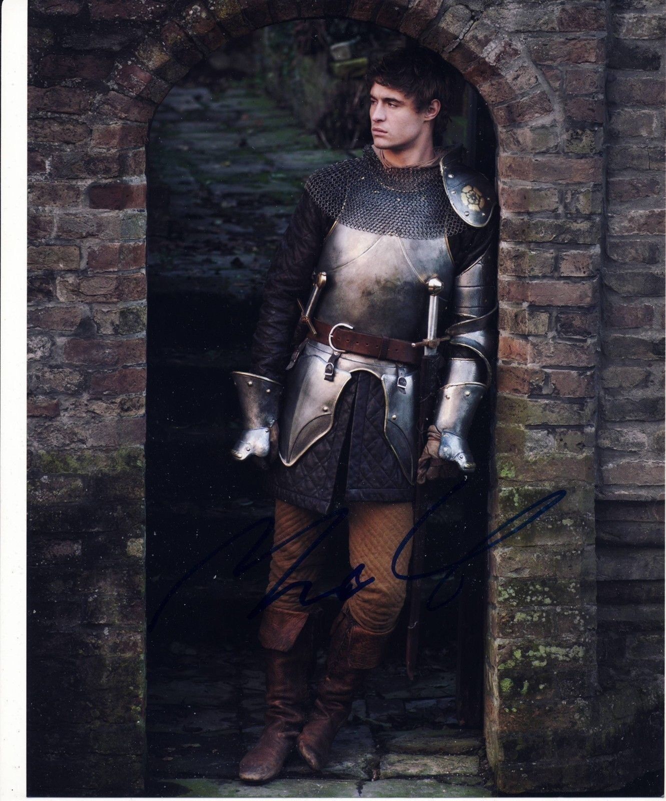 Max Irons Autograph THE WHITE QUEEN Signed 10x8 Photo Poster painting AFTAL [7238]