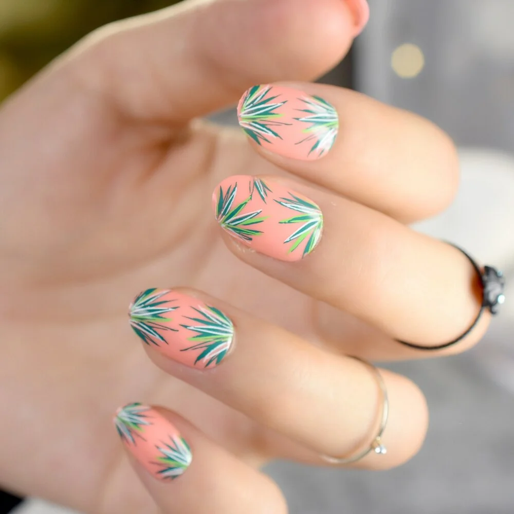 BLack Gel Fantasy Short Fake Nails Ready To Wear Designed Nails Sparkly Glitter Short Length Round Painted Veil, 24 ct-Nail Inspo