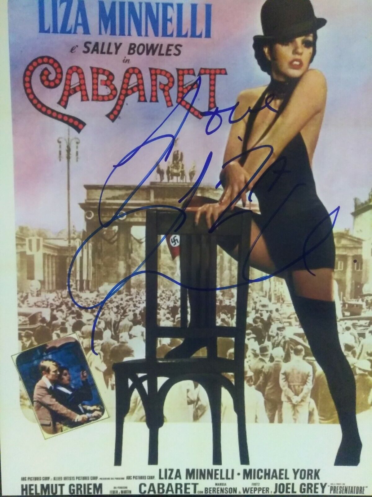 Liza Minnelli signed 8x10