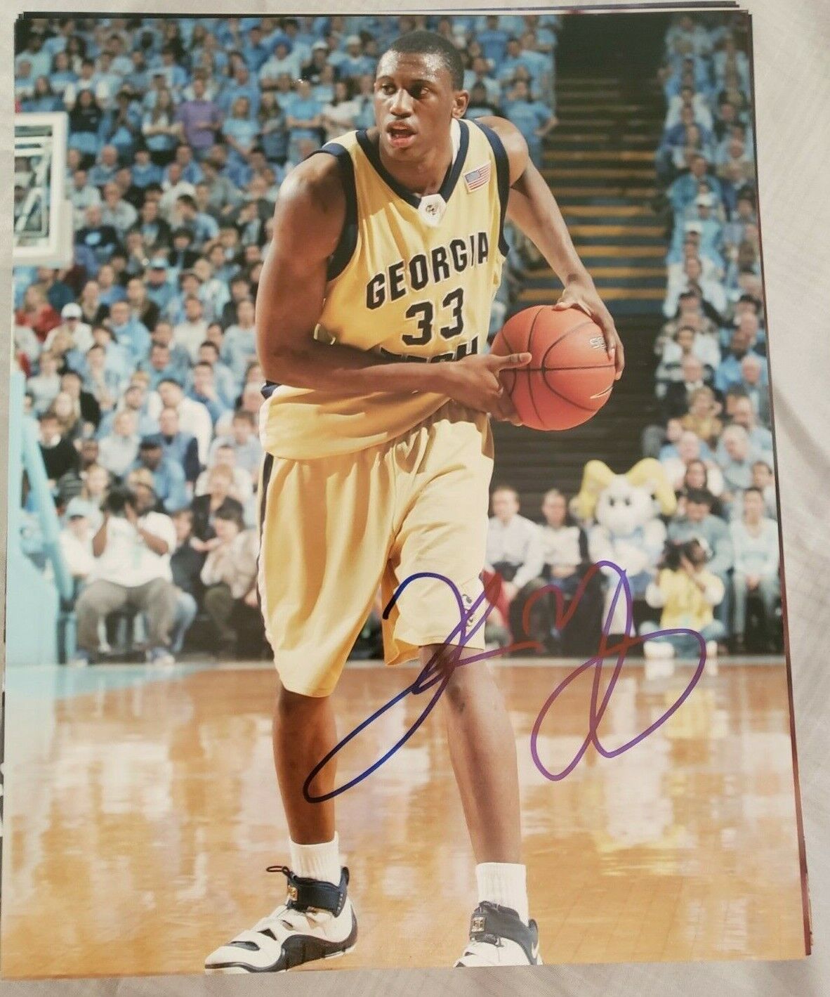 THADDEUS YOUNG GEORGIA TECH YELLOW JACKETS SIGNED AUTOGRAPHED 8X10 Photo Poster painting W/COA