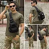 Selighting Taktisch Brusttasche Military Umhängetasche Militär Schultertasche Rucksack Crossbody Bag mit USB-Ladeanschluss und Flaschenhalter für Trekking Camping Wandern Reisen