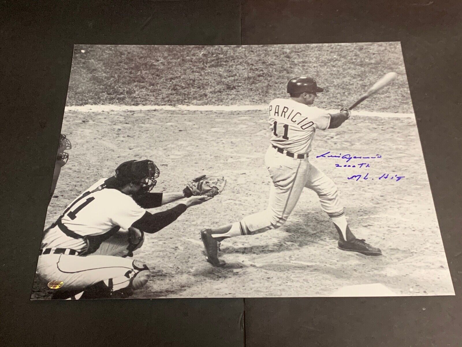 Luis Aparicio Chicago White Sox Autographed Signed 16x20 Photo Poster painting 2000th Hit