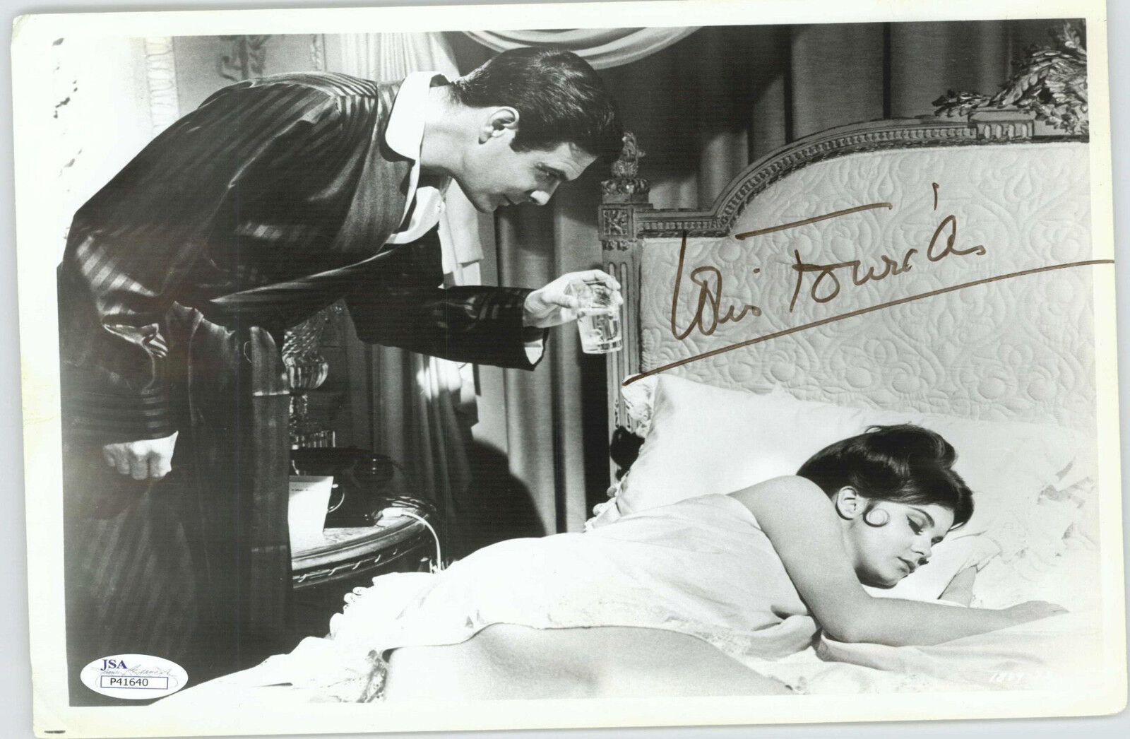 LOUIS JOURDAN ACTOR DECEASED) SIGNED 8X10 JSA AUTHENTICATED COA #P41640