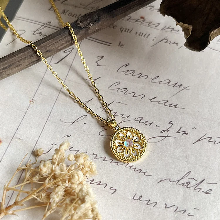 Olivenorma Moonstone Flower Round Pendant Necklace