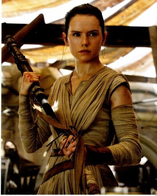 Daisy Ridley Signed Star Wars: The Force Awakens Episode 7 REY 8x10 inch Photo Poster painting