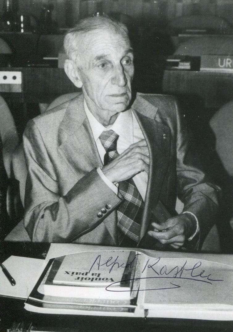 Alfred Kastler autograph, Nobel Prize for Physics 1966, signed Photo Poster painting