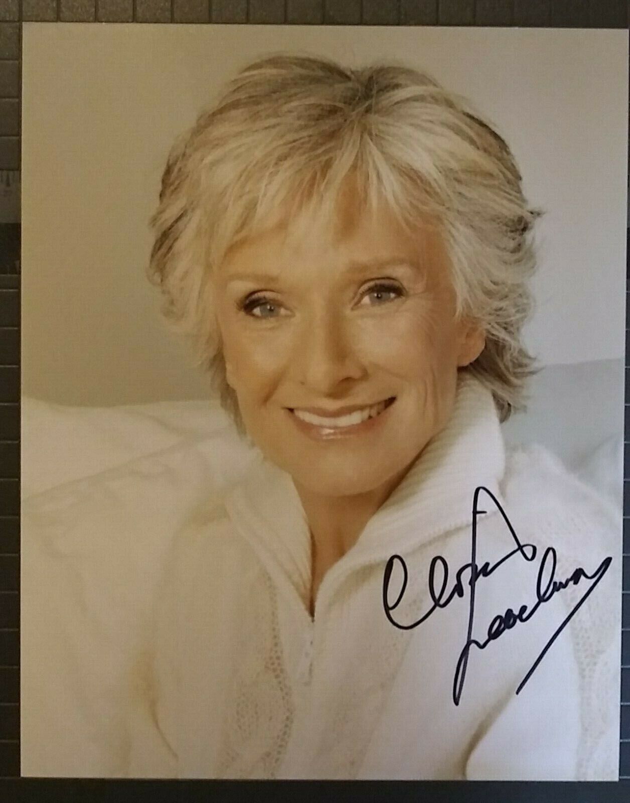 Cloris Leachman signed 8x10