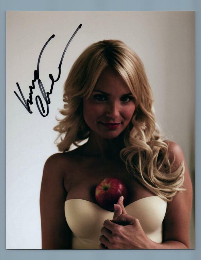 Kristin Chenoweth Autographed 8x10 Photo Poster painting signed Picture + COA