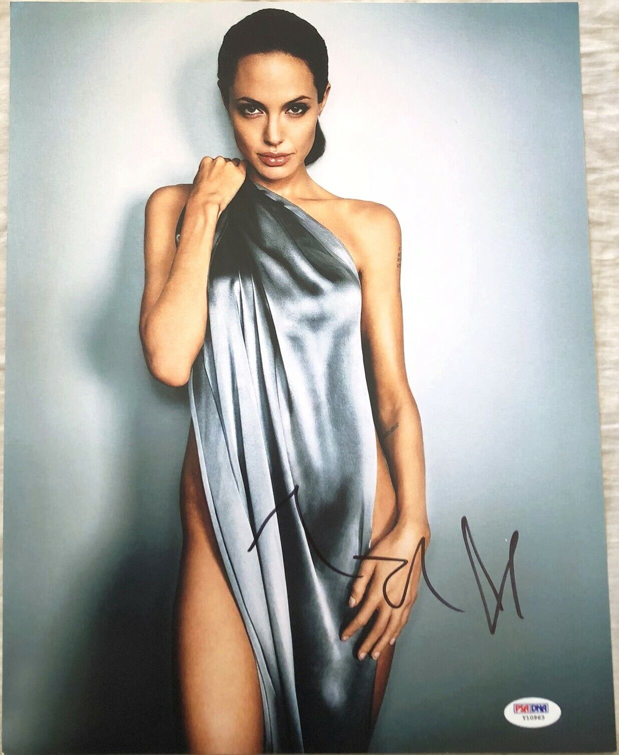 Angelina Jolie autographed signed autograph auto sexy 11x14 inch Photo Poster painting (PSA/DNA)