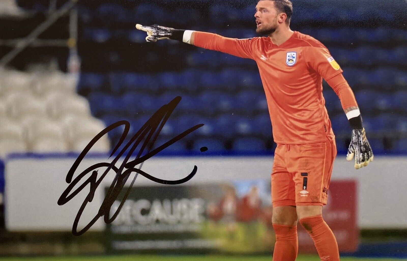 Ben Hamer Genuine Hand Signed Huddersfield Town 6X4 Photo Poster painting