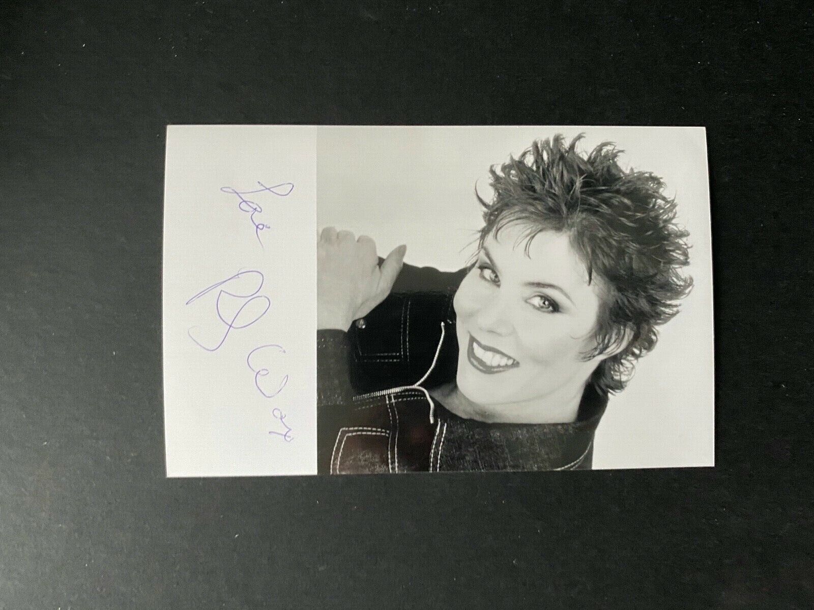 RUBY WAX - COMEDY ENTERTAINER & TV SHOW HOST - SUPERB SIGNED PROMO Photo Poster painting