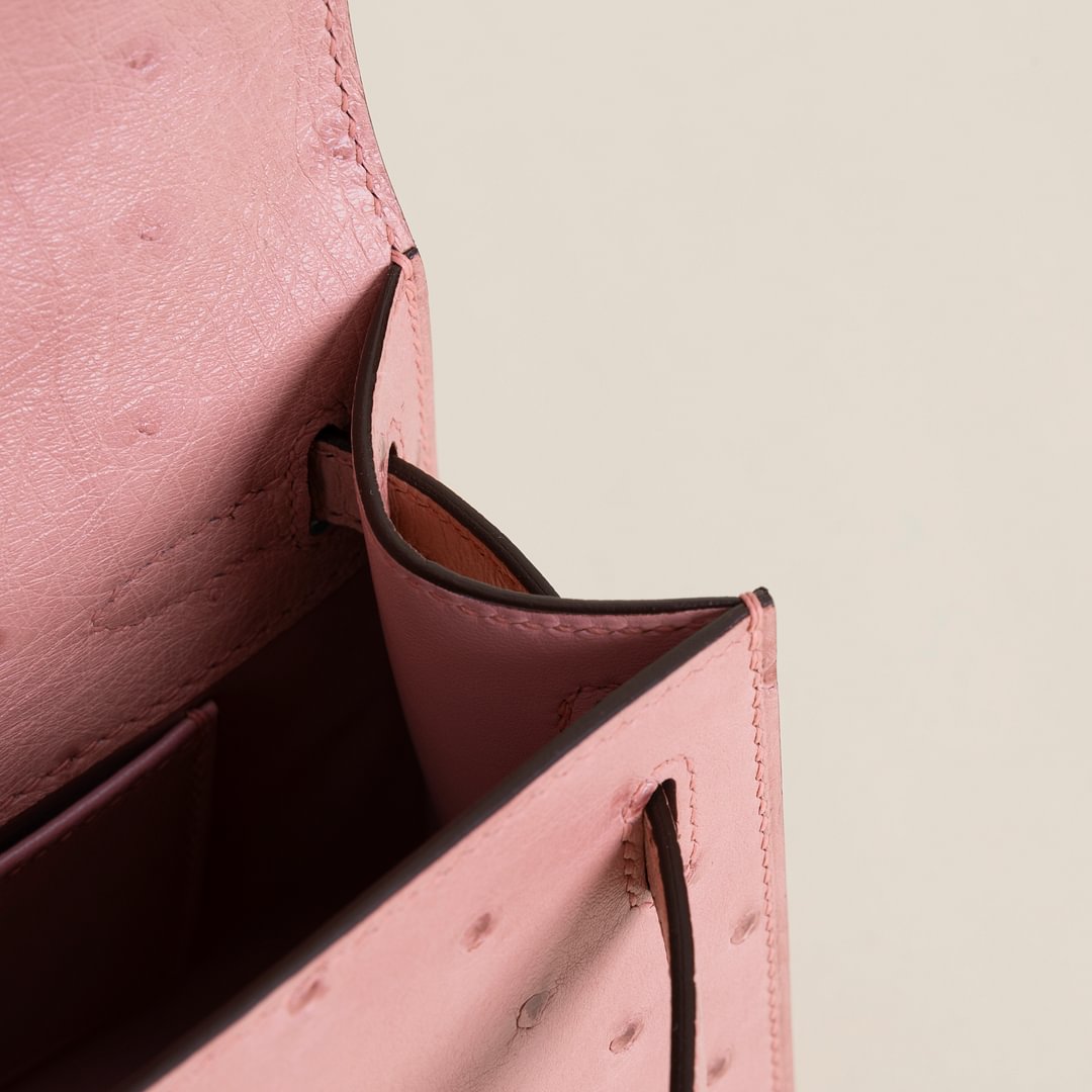 Kelly pochette Ostrich 94 Terre cuite GHW