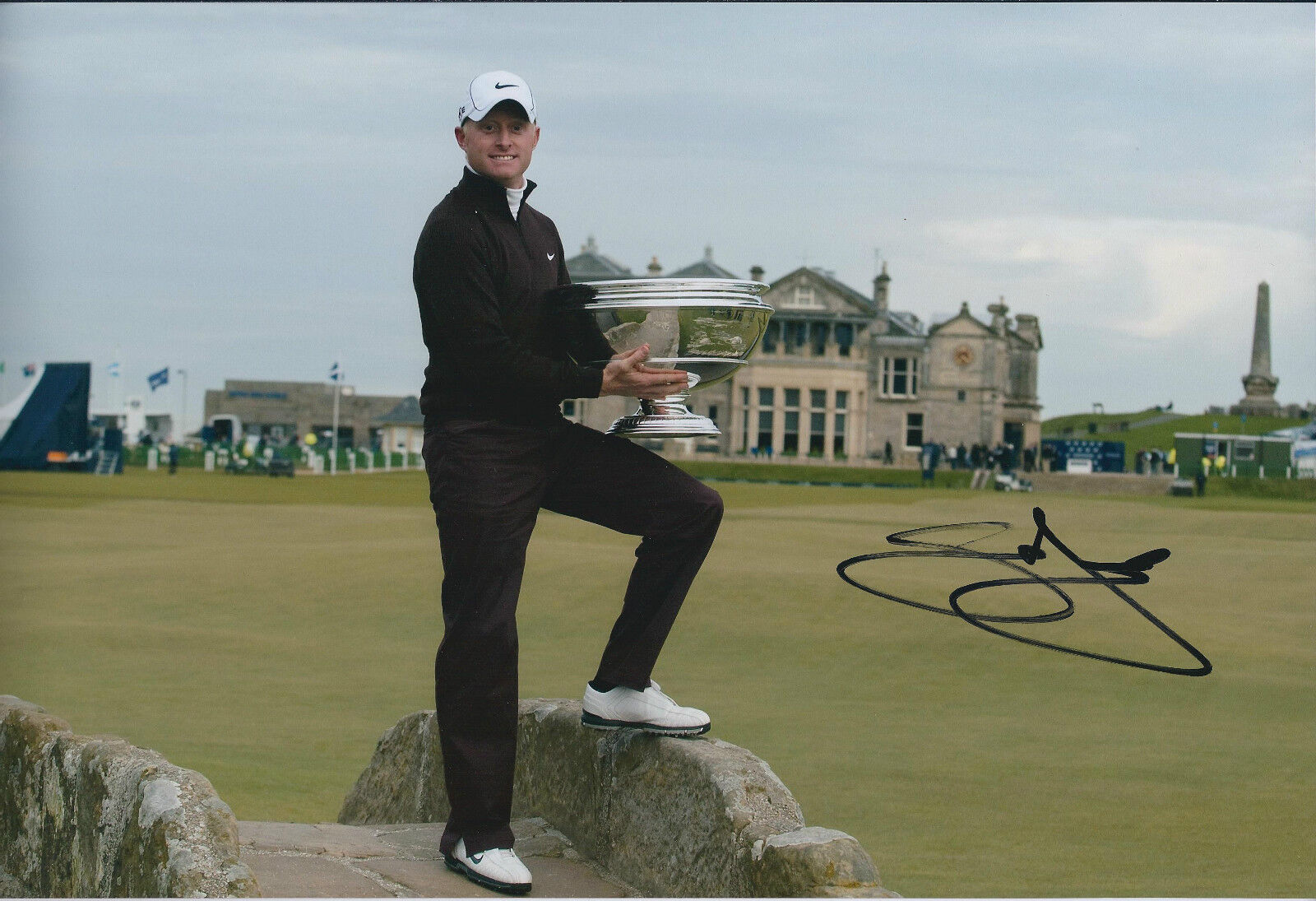 Simon DYSON SIGNED 12x8 Photo Poster painting AFTAL Autograph COA Links Golf CHAMPION