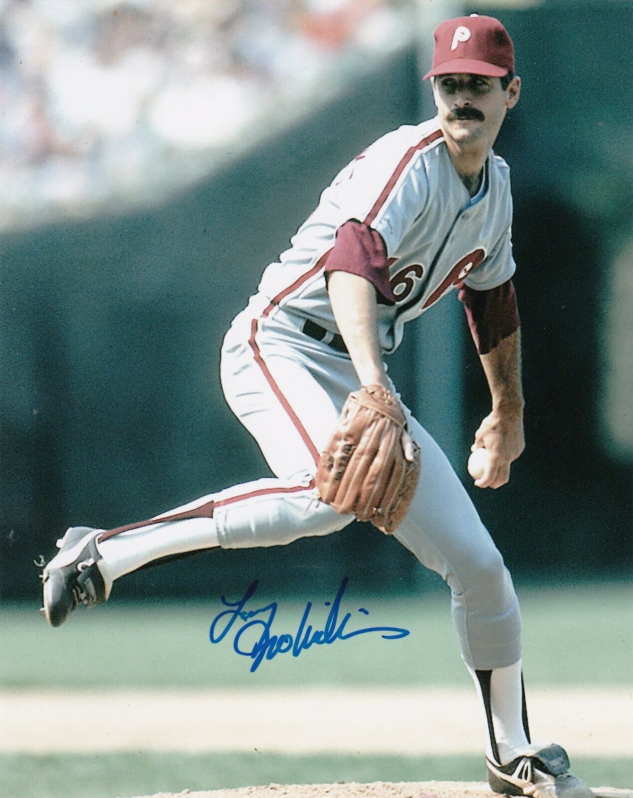 LARRY MCWILLIAMS PHILADELPHIA PHILLIES ACTION SIGNED 8x10