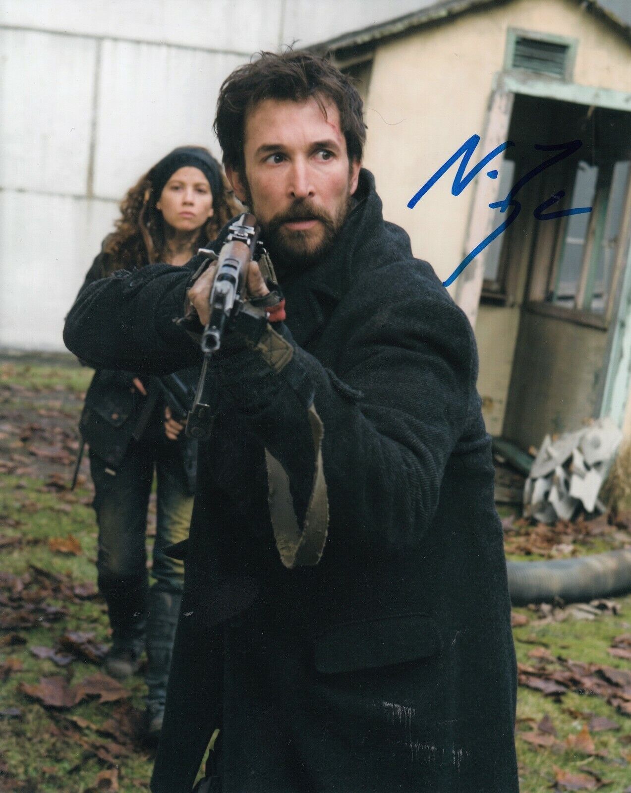 NOAH WYLE signed (Falling Skies) TV Show 8X10 *Tom Mason* Photo Poster painting W/COA #2