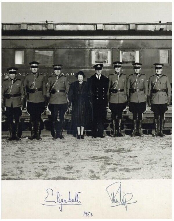 QUEEN ELIZABETH II & PRINCE PHILIP Signed Photo Poster paintinggraph British Royalty - preprint