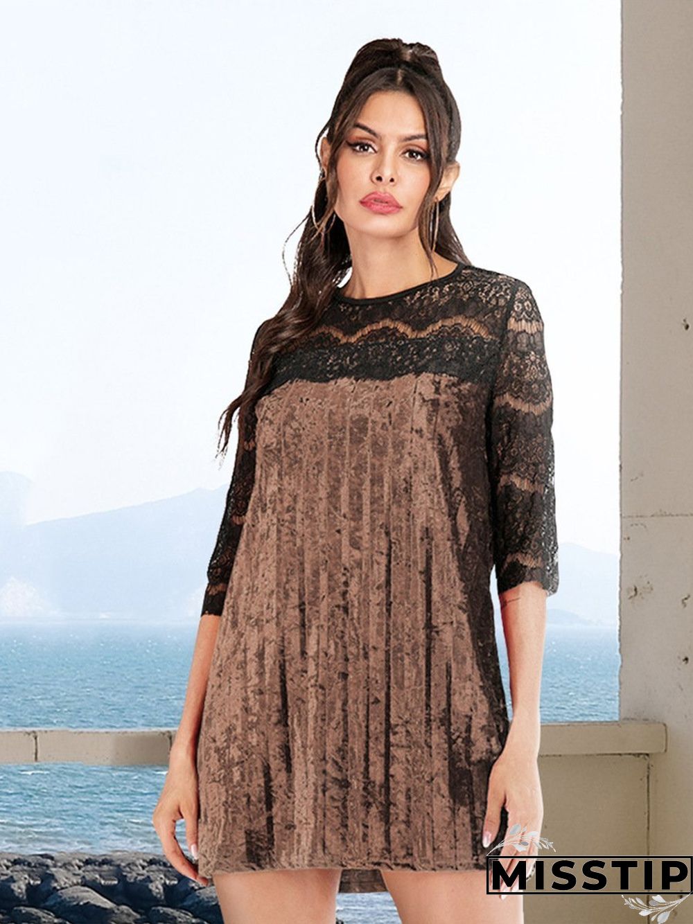 Round Neck Lace Hollow Valvet Shift Dress