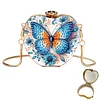 Papillon, un carton carton en acrylique en acrylique en amour en style maison, portefeuille avec cha&icirc;ne avec une petite croix en forme de diamant pour