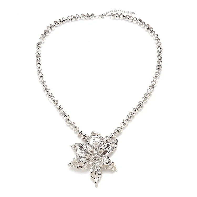 Bohemian Alloy Flower Pendant Clavicle Necklace