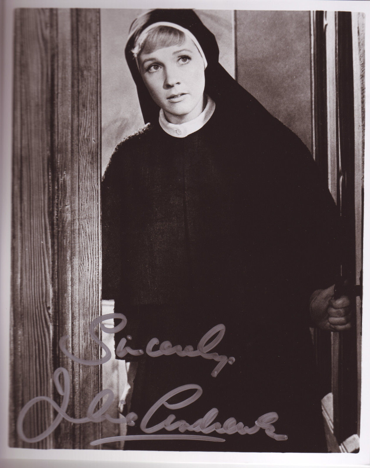 JULIE ANDREWS AUTOGRAPH SIGNED PP Photo Poster painting POSTER