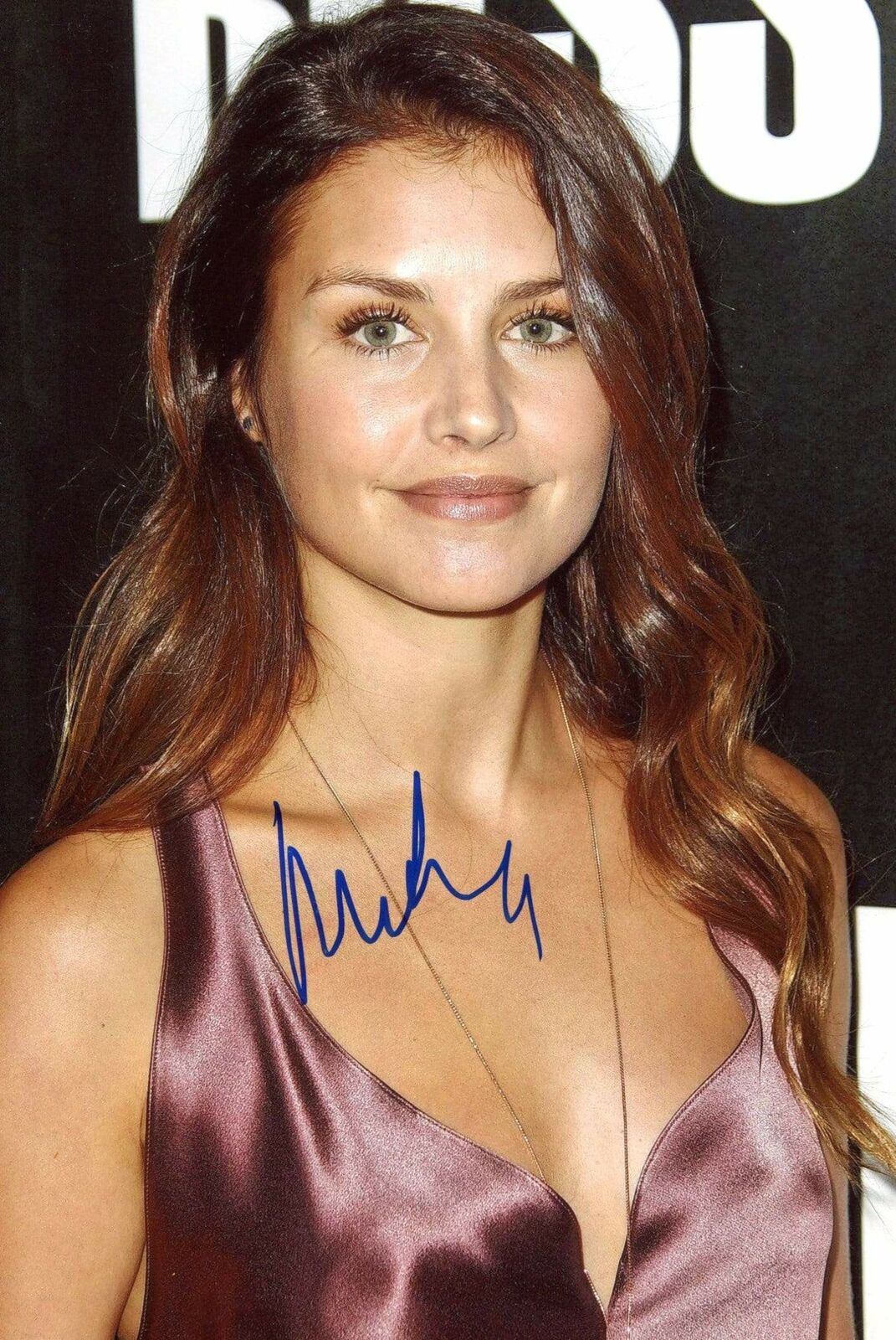 Hannah Ware ACTRESS autograph, In-Person signed Photo Poster painting