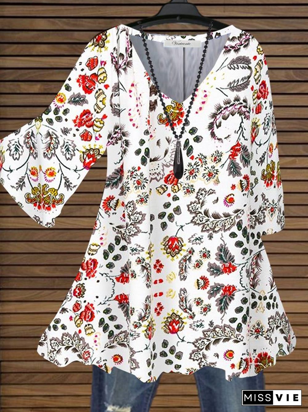 Women 3/4 Sleeve V-neck Floral Printed Graphic Top