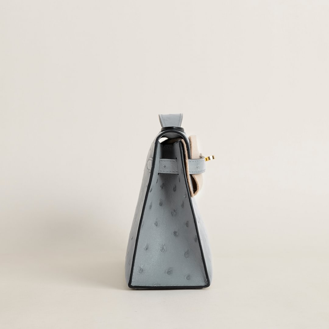 Kelly pochette Ostrich 8U Blue Glacier GHW