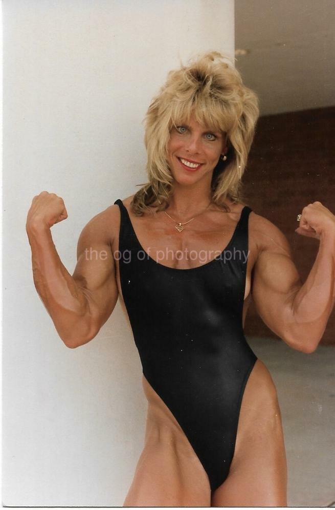 80's 90's FOUND Photo Poster painting Color MUSCLE GIRL Original EN Female Bodybuilder 112-4 H