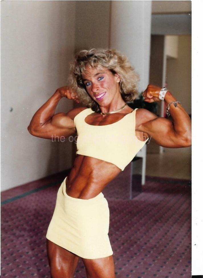 FEMALE BODYBUILDER 80's 90's FOUND Photo Poster painting Color MUSCLE WOMAN Portrait EN 16 18 X