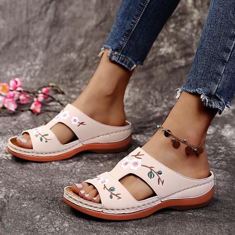  2022 Women Sandal Designer Slippers Luxury Flower Summer Platform Casual Zapatillas Casa Mujer