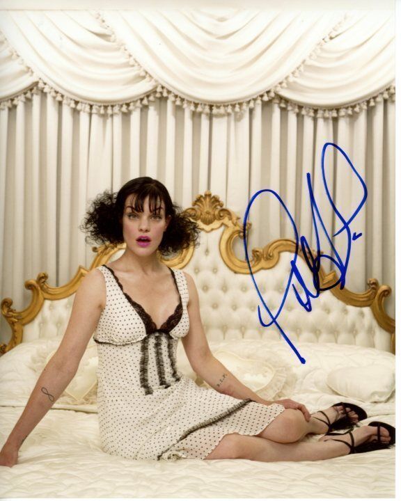 PAULEY PERRETTE signed autographed Photo Poster painting