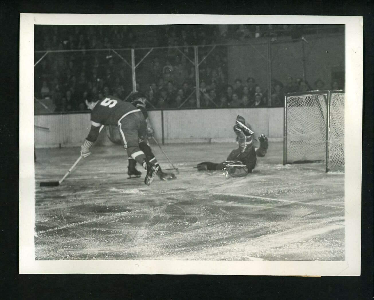 Harry Lumley Bill Hollett Alf Pike 1945 Type 1 Press Photo Poster painting Rangers Red Wings