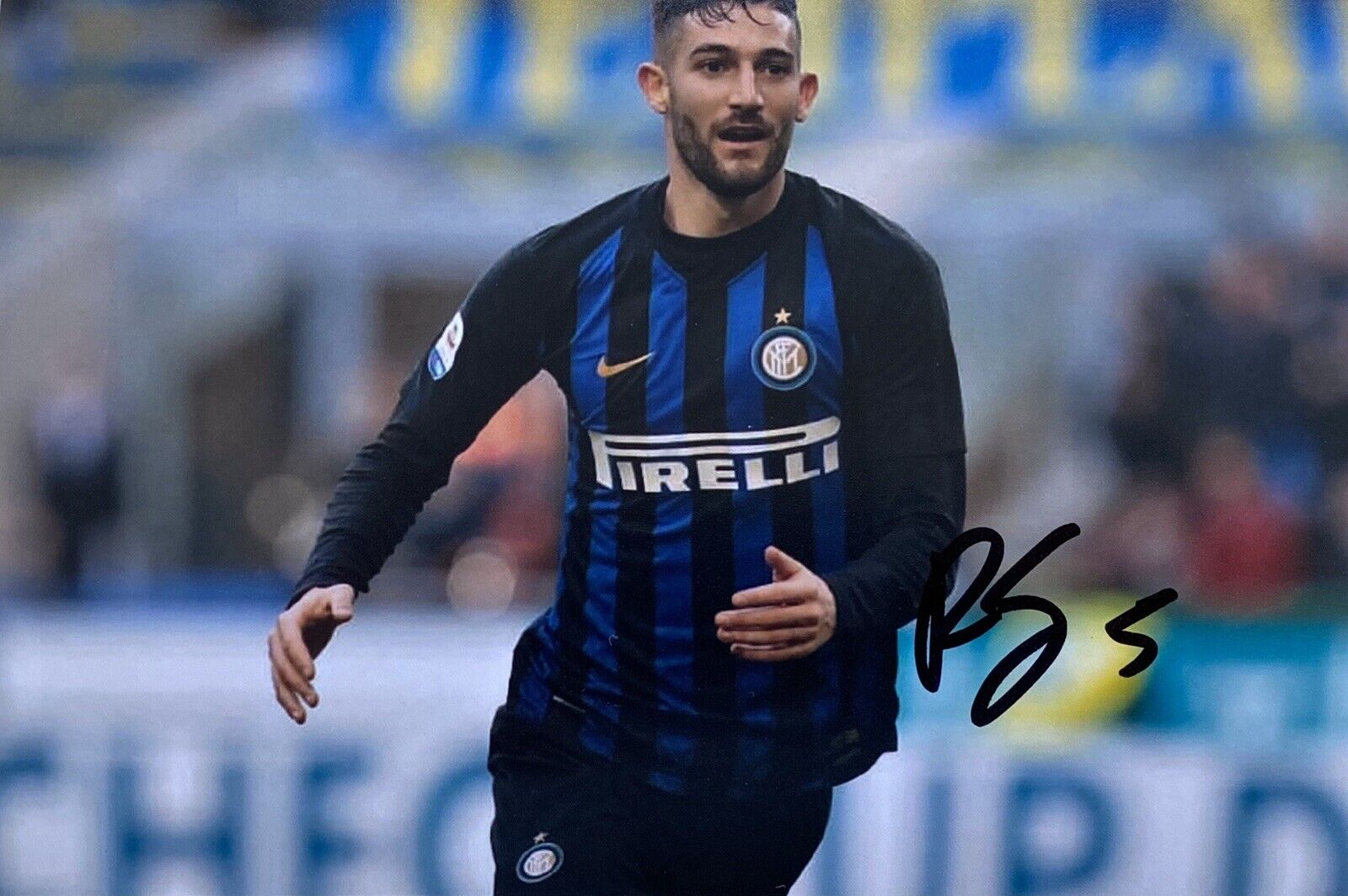 Roberto Gagliardini Genuine Hand Signed Inter Milan 6X4 Photo Poster painting 3