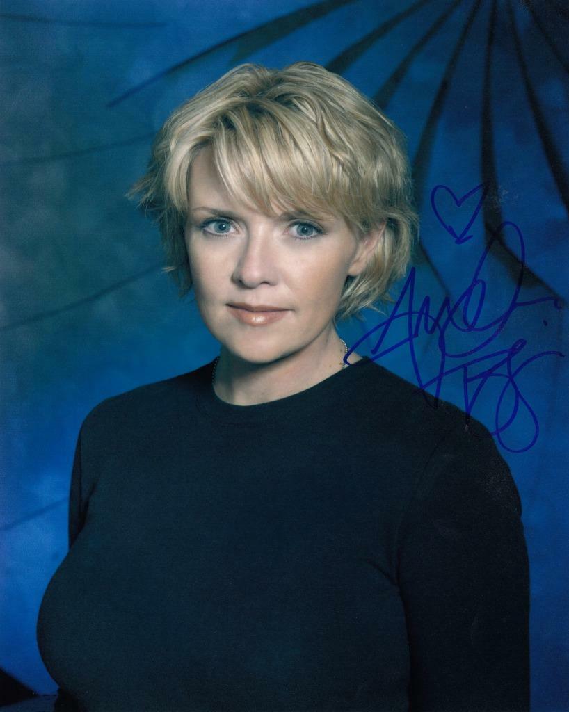 Amanda Tapping STARGATE SG-1 SIGNED AUTOGRAPHED 10 X 8