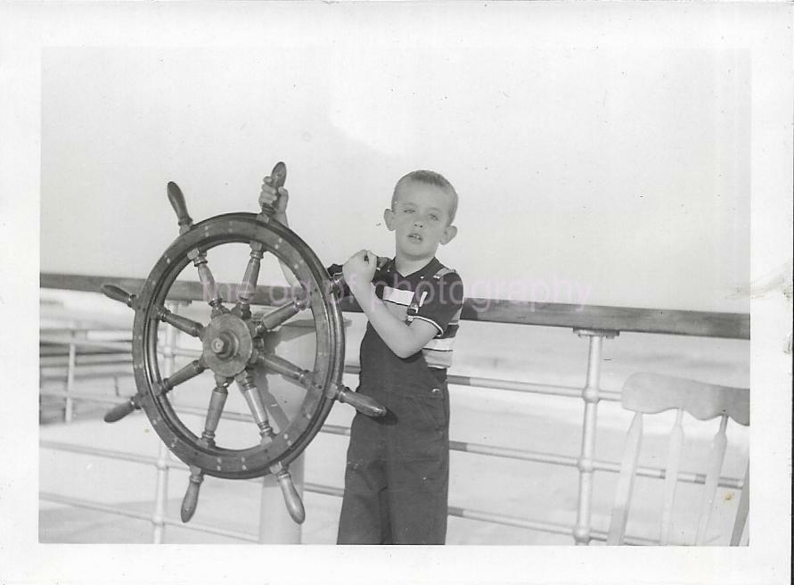 NEW JERSEY SHORE BOY Vintage 1940'S bw FOUND BEACH Photo Poster painting Original JD 19 31 J