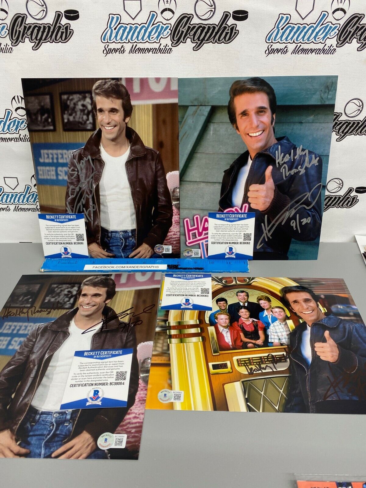 Pick (1): HENRY WINKLER HAPPY DAYS SIGNED AUTOGRAPHED 8x10 Photo Poster painting BECKETT BAS COA