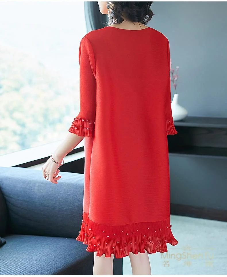 Round neck beaded pleated mid-length lace dress