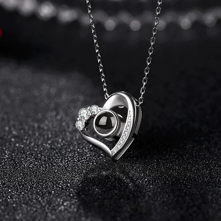 100 Languages Projection Necklaces - Heart