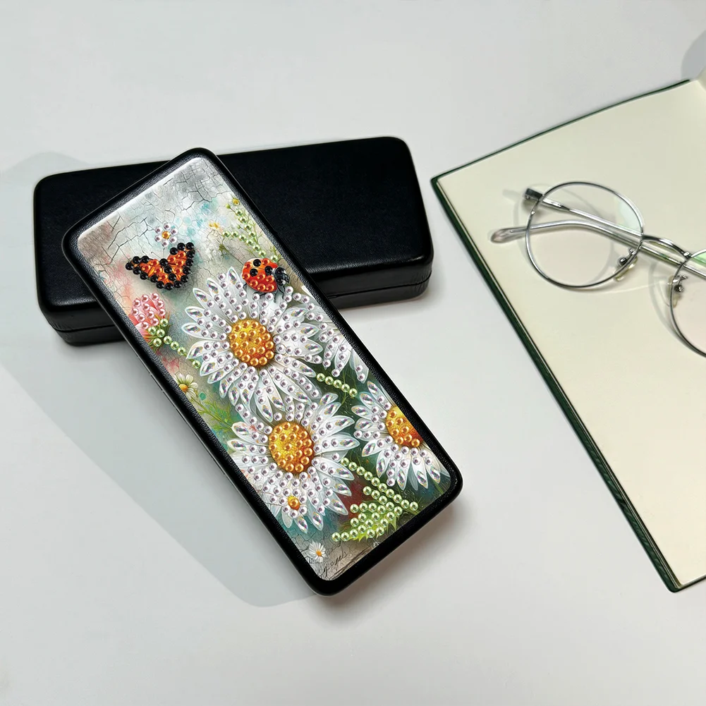 Diamond Painting Eyeglasses Case Daisy Diamond Art Sunglasses Case for Beginners