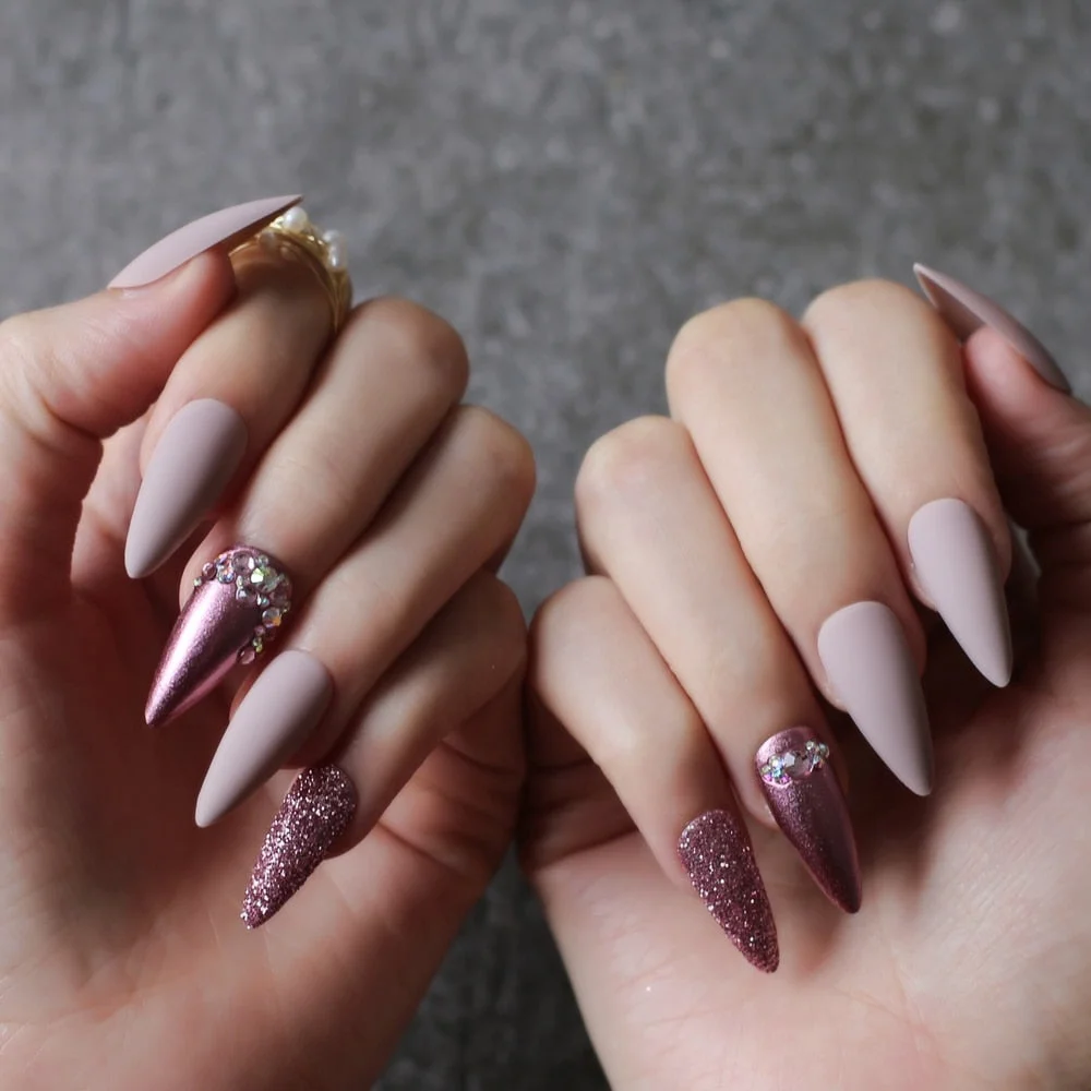 Stiletto Nude Fake nails Rose metal crystal false nails red glitter full set long go custom Salon Burgundy press on nails-Nail Inspo