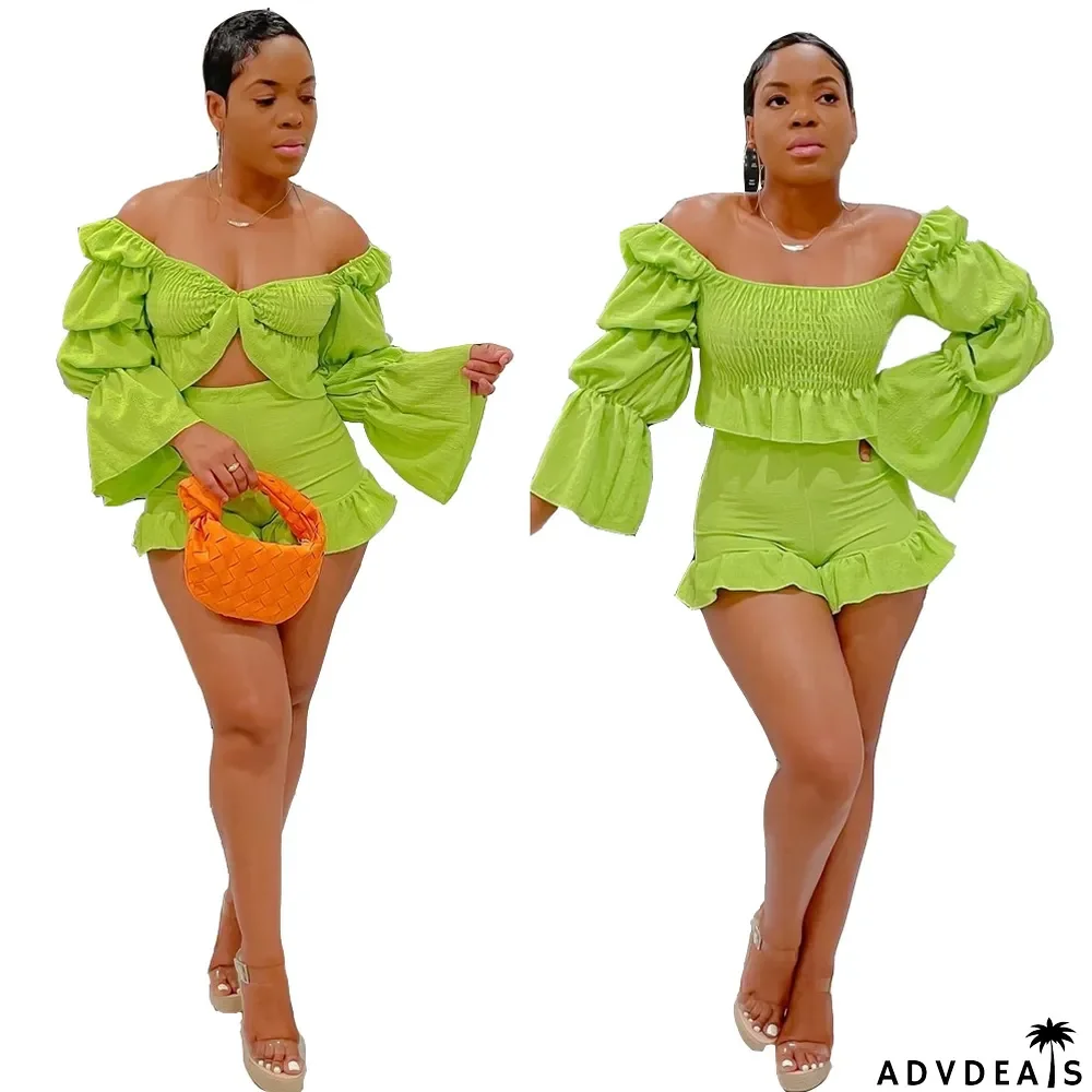 Sexy women's blouse with piled sleeves and pleated suit