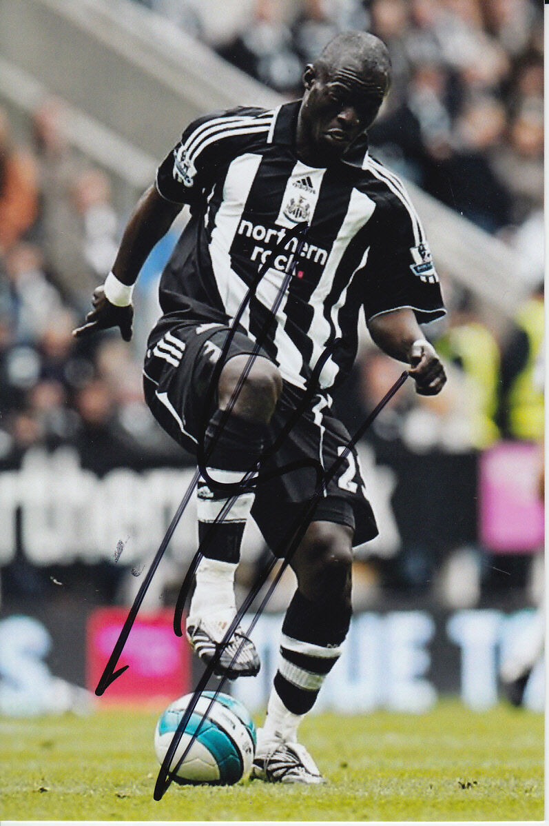 NEWCASTLE UNITED HAND SIGNED ABDOULAYE FAYE 6X4 Photo Poster painting.