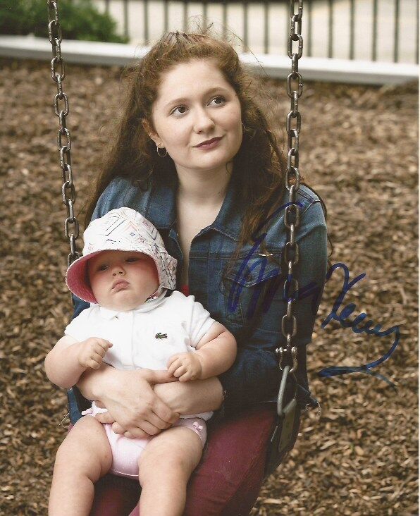 Emma Kenney signed Shameless 8x10 Photo Poster painting autographed Debbie Gallagher 2