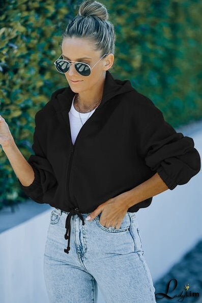 Fashionable and Minimalist Jacket