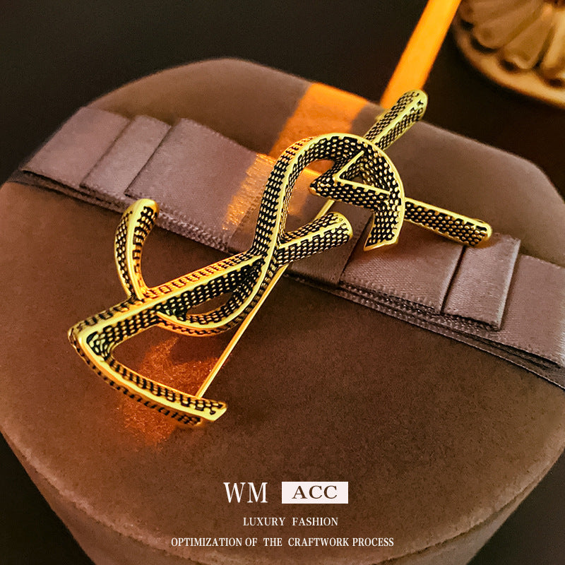 Women Luxurious Letter Letter Copper Electroplating Brooches