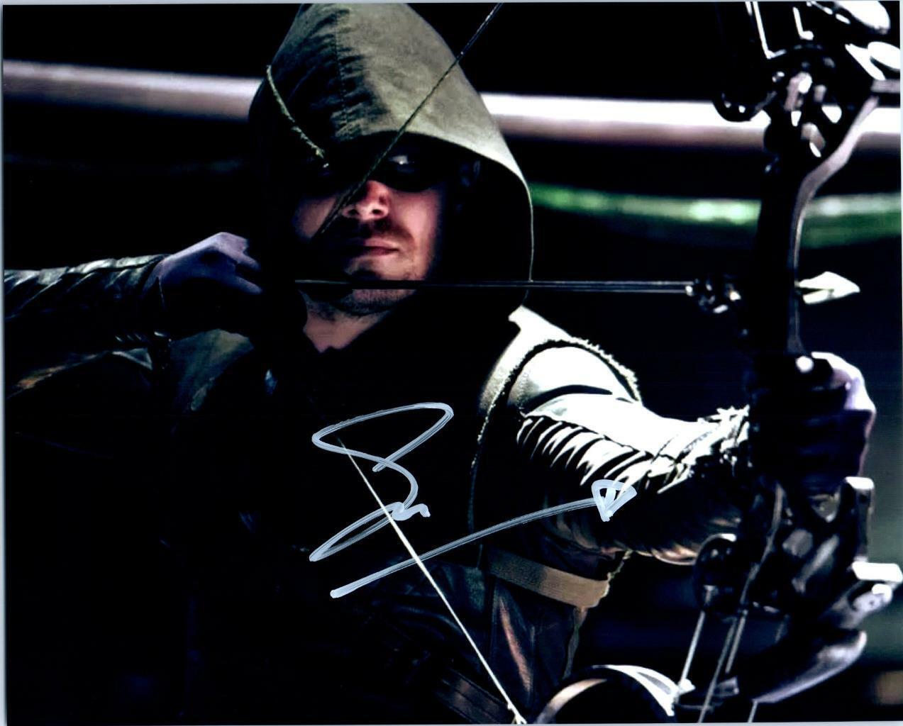 Stephen Amell 8x10 Autographed signed Photo Poster painting Picture and COA