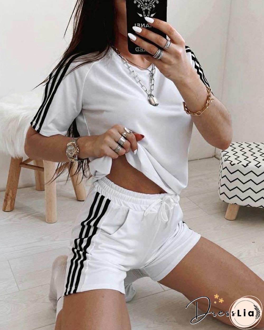 Striped Side Patchwork Short Sleeve Cropped T-shirts With Shorts Suit Sets P15599