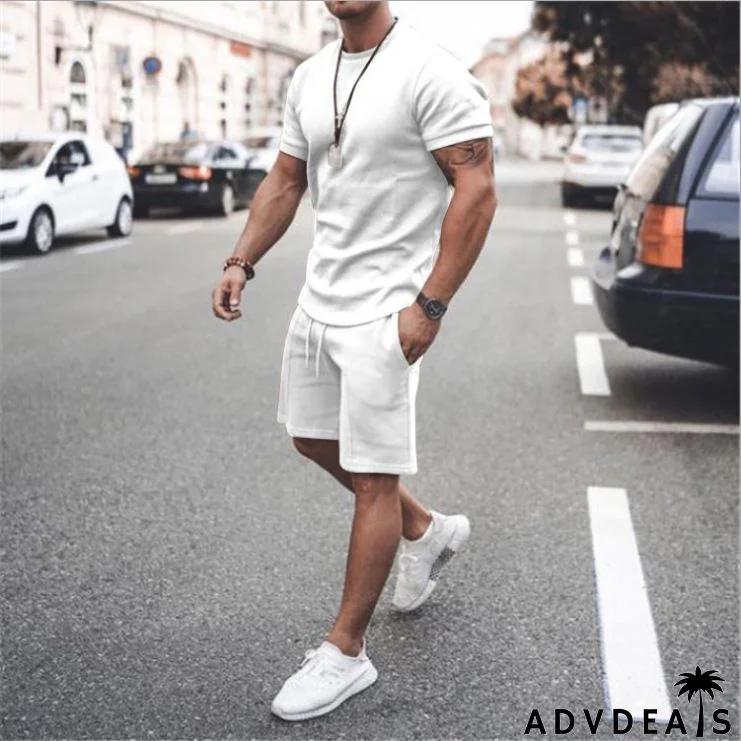 Men Casual Solid Color Round Neck Short-Sleeved Sports T-Shirt And Shorts Two-Piece Set