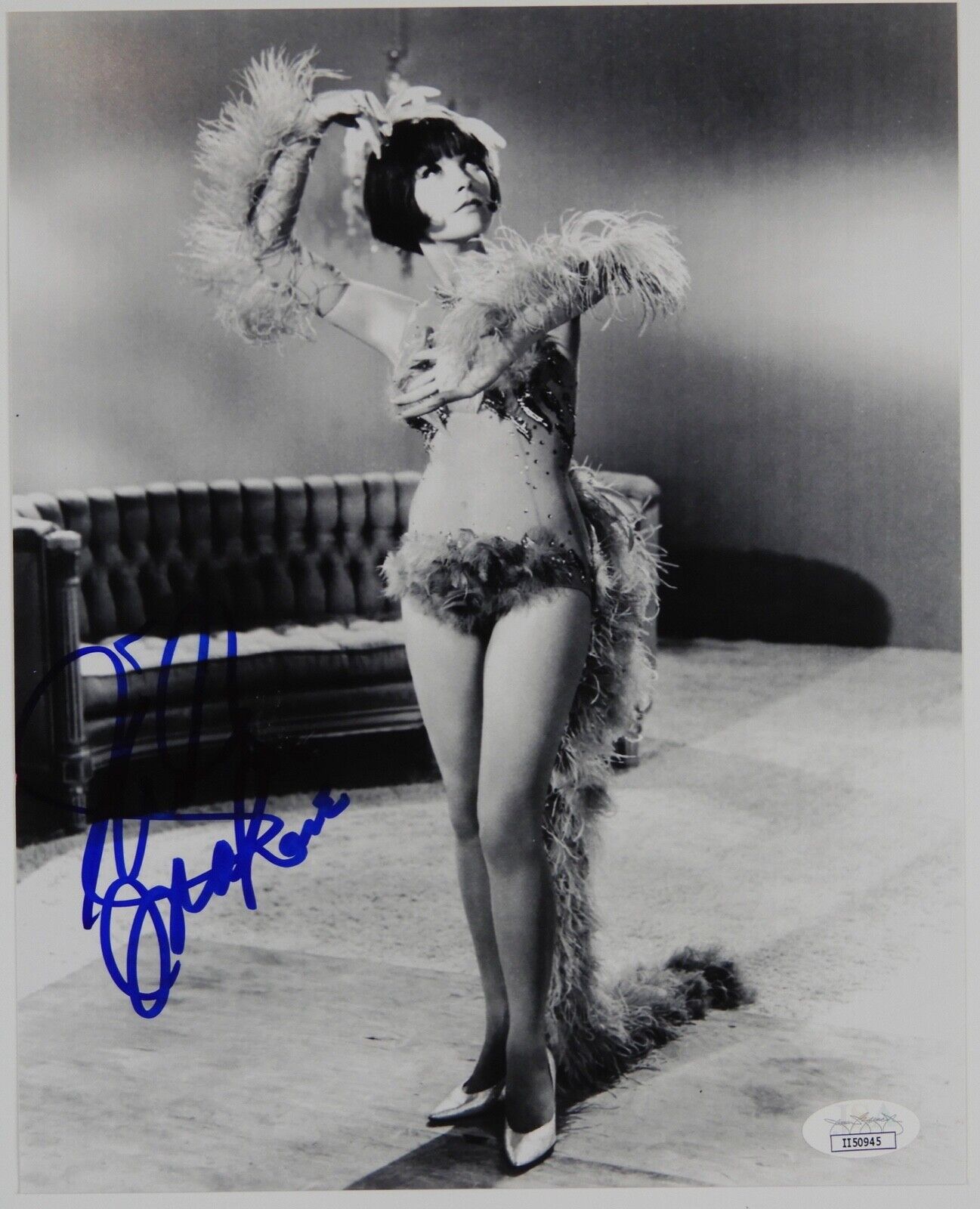 Shirley MacLaine Autograph JSA 8 x 10 Signed Photo Poster painting