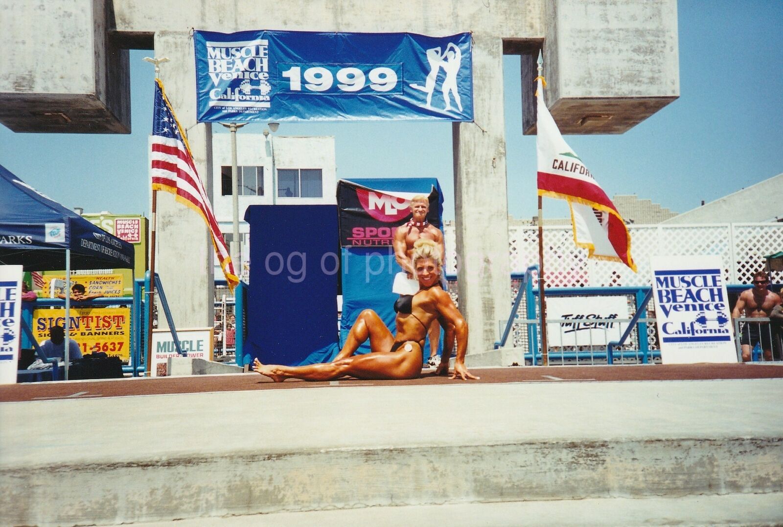 Muscle Woman FOUND Photo Poster paintingOriginal VENICE BEACH CALIFORNIA 92 8 H